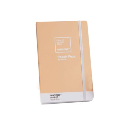 Notitieboek Medium - Peach Fuzz 13-1023 - COY 2024